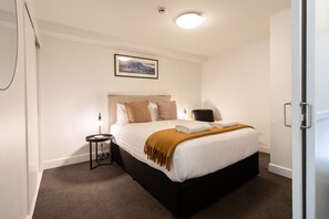 Unclassified image, 2 of 27, button