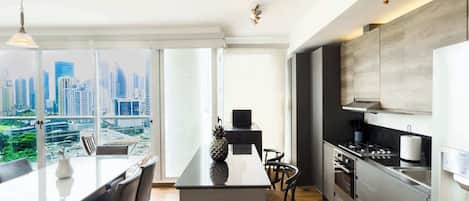 Fridge, microwave, oven, stovetop