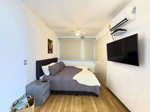 2 bedrooms, iron/ironing board, travel cot, WiFi