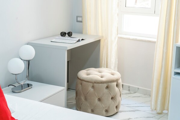 Basic Townhome, 1 Twin Bed, City View | Free WiFi