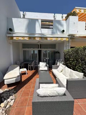 Unclassified image, 5 of 50, button