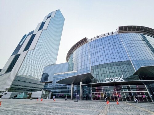 Center of Gangnam, Main Avenue Balcony view Apartment