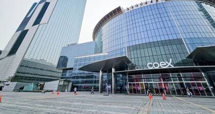 Center of Gangnam, Main Avenue Balcony view Apartment