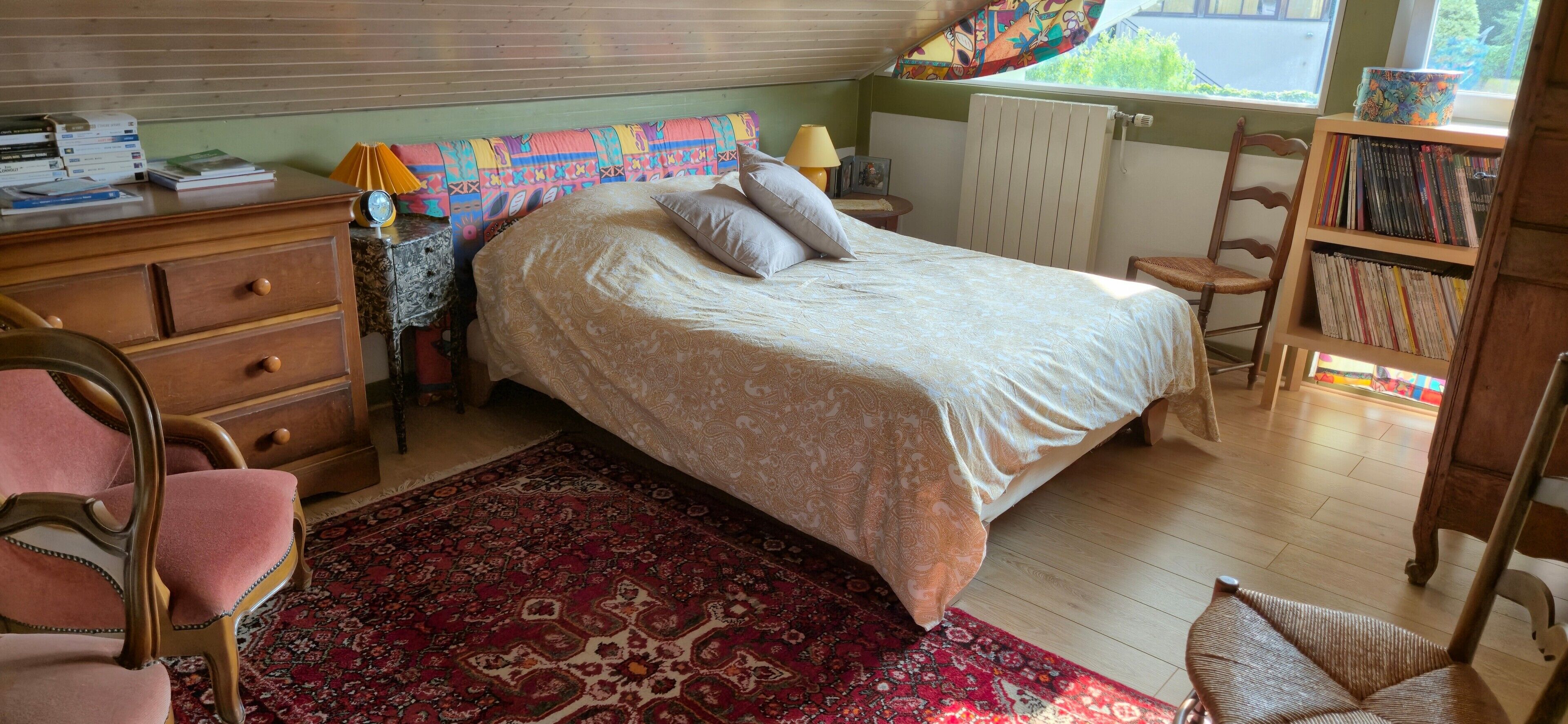 1 slaapkamer, een strijkplank/strijkijzer, wifi, beddengoed