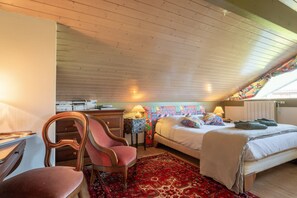 1 slaapkamer, een strijkplank/strijkijzer, wifi, beddengoed