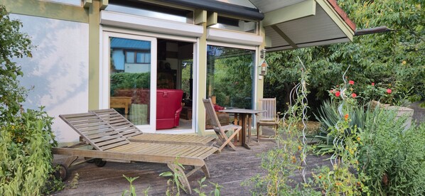 Terrace/patio - Room with private bathroom and balcony by the canal (Charmes)