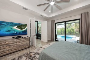 4 bedrooms, desk, WiFi, bed sheets