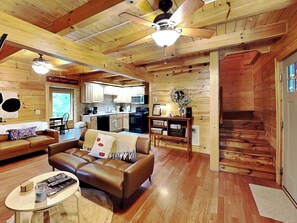 Smart TV, fireplace - Charlottes Haus | Wraparound Porch, Game Room + More! (Gatlinburg)