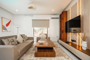 Deluxe Apartment | Living area