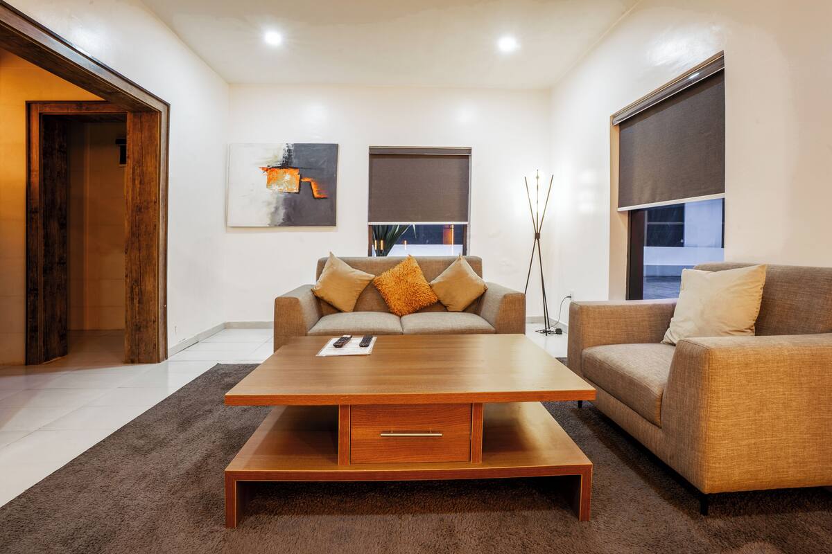 Apartamento estándar, 1 habitación | Zona de estar | Una Smart TV, Netflix, servicios de streaming