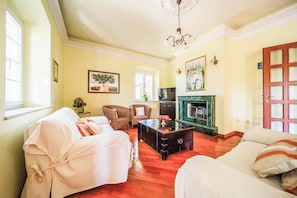 Villa (4 Bedrooms) | Interior