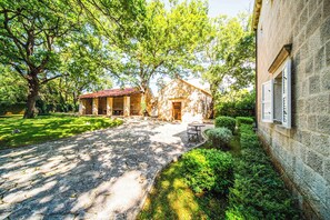 Huvila (4 Bedrooms) | Ulkopuoli