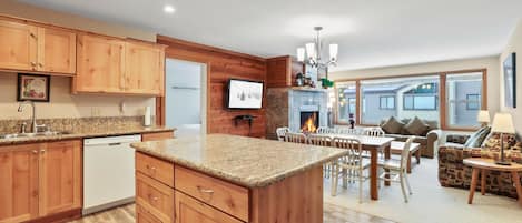 Kondominium, 2 kamar tidur | Interior