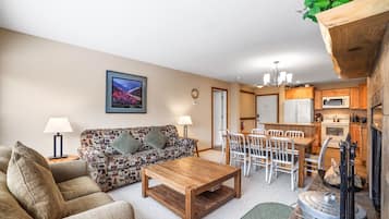 Condo, 2 Bedrooms | Living area