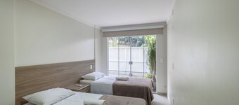 3BR Apt w/ BBQ 290m From Beach Pic0125