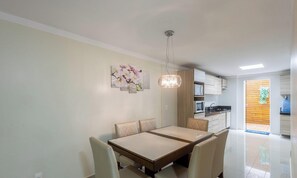 Dining - 3BR Apt w/ BBQ 290m From Beach Pic0125 (Bombinhas)