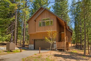 House, 4 Bedrooms | Exterior