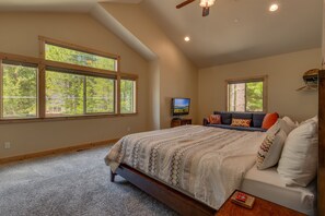 4 bedrooms, free WiFi - The Westlands Lodge 1135ac 4 Bedroom Home (South Lake Tahoe)