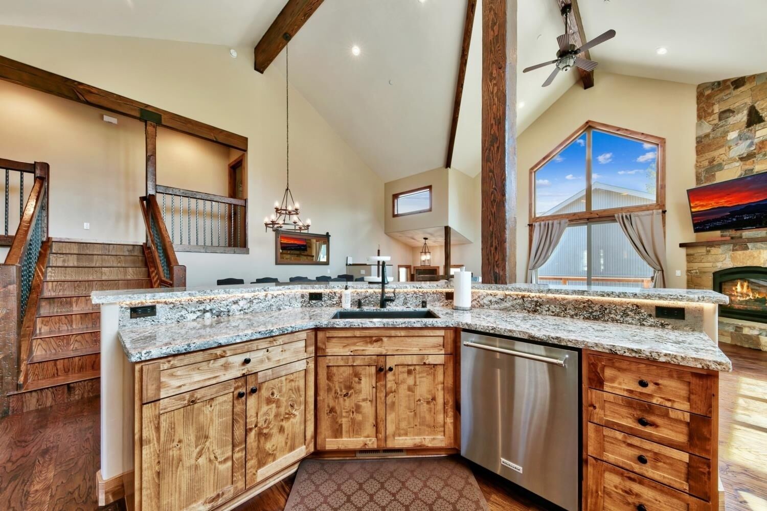 House, 5 Bedrooms | Interior