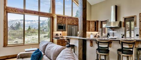 ハウス 5 ベッドルーム | リビング エリア