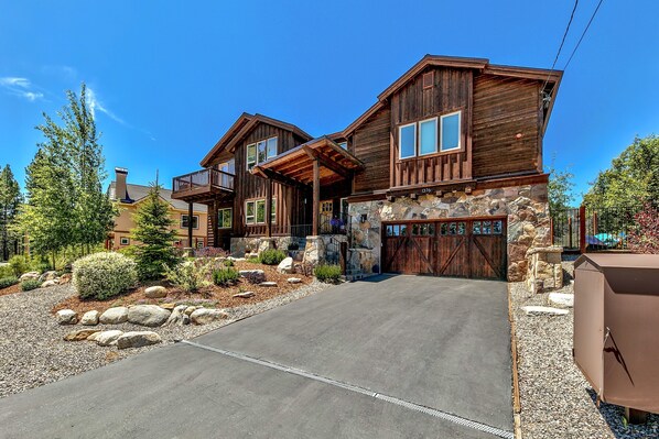 House, 4 Bedrooms | Exterior