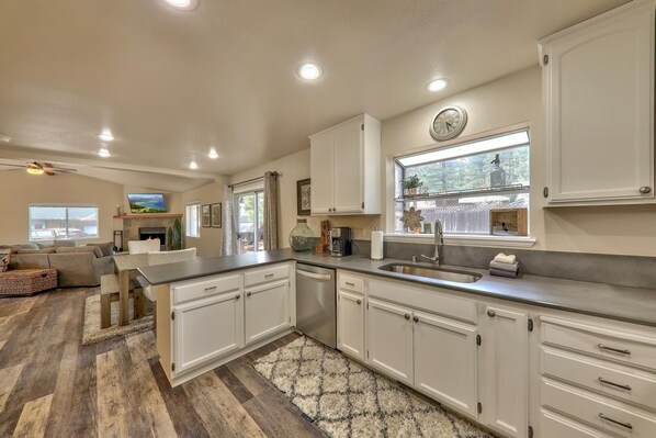 House, 3 Bedrooms | Interior