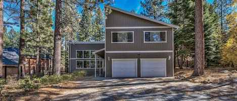 House, 5 Bedrooms | Exterior