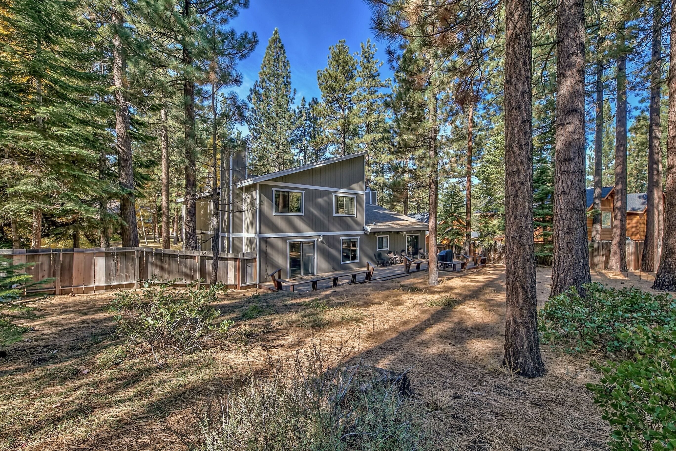 House, 5 Bedrooms | Exterior