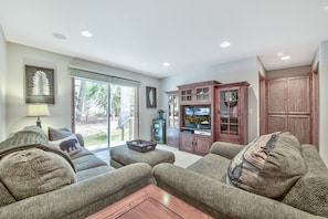 House, 3 Bedrooms | Living area | Smart TV
