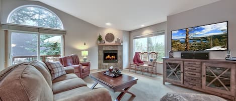 House, 3 Bedrooms | Living area | Smart TV