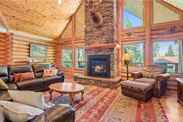 TV, fireplace, ping pong