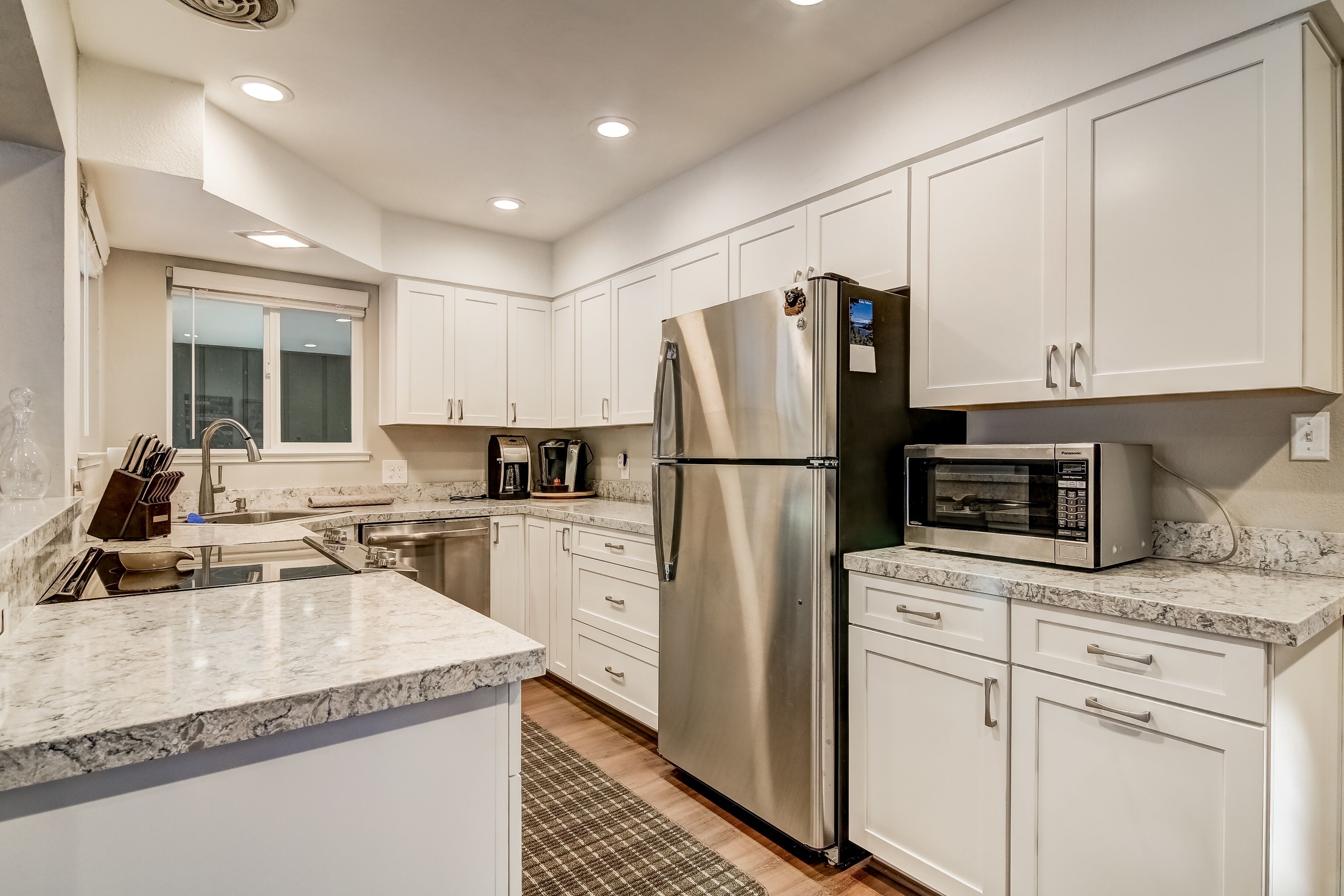 House, 2 Bedrooms | Private kitchen | Fridge, oven, coffee/tea maker, toaster