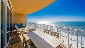 コンドミニアム 4 ベッドルーム | 屋外ダイニングエリア