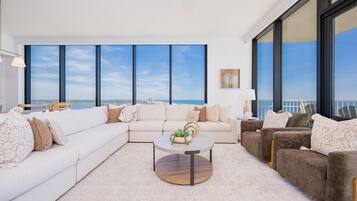 Condo, 4 Bedrooms | Living area