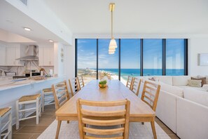 Condo, 4 habitaciones | Restaurantes