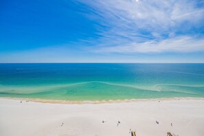 Condo, 4 habitaciones | Playa | Playa en los alrededores
