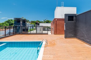 Basic Apartment | Kolam renang | Kolam renang terbuka 