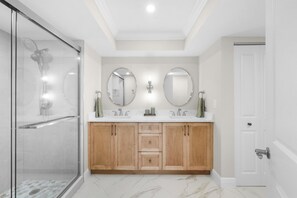 Shower, hair dryer, towels - Rare Desirable Unit | Located in Shipps Landing III (Marco Island)