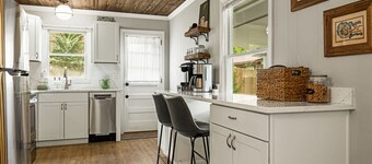 Cozy Pet-Friendly Cottage w/Mountain Views, Fire Pit, & Fenced Yard!