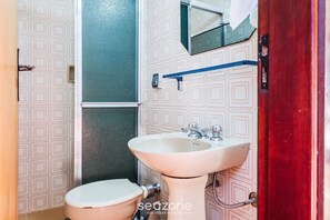 Villa | Bathroom
