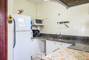 Basic Villa | Private kitchen - Seaside View House, 10 min From the Beach Pev025 (Ubatuba)