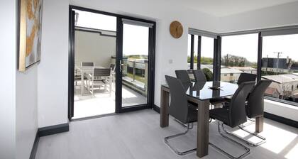Belle Mare Luxury Apartment - access to Rosslare Blue Flag Beach