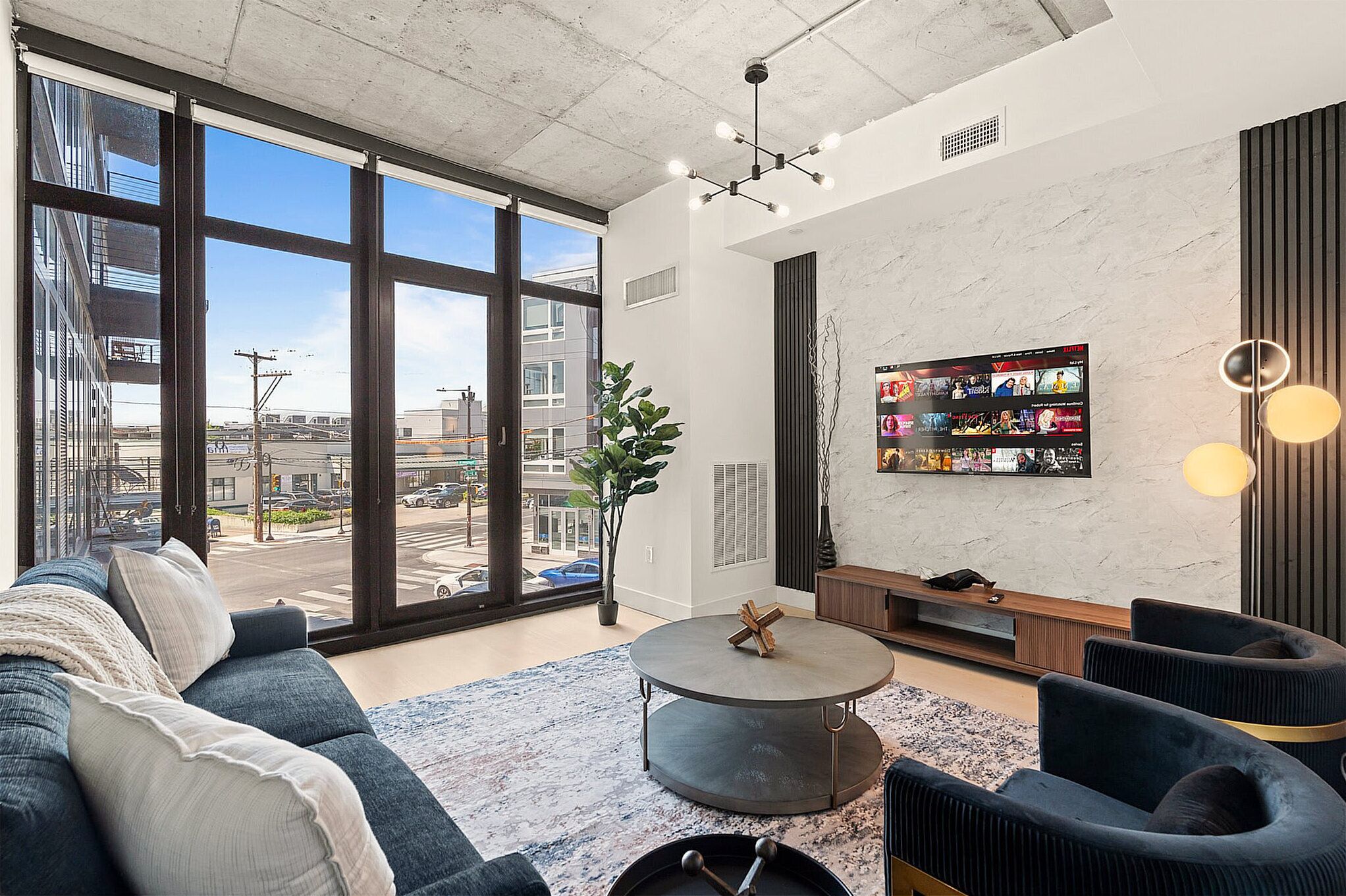 テレビ、書斎 / ワークスペース