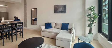 Televisión y oficina