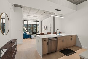 Unclassified image, 5 of 14, button