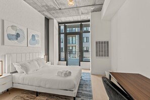 Unclassified image, 4 of 14, button