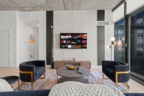 Unclassified image, 5 of 20, button