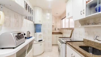Departamento básico | Cocina privada