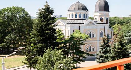 Happy Home Chic 1-bedroom apartment in cool Ruse with AC