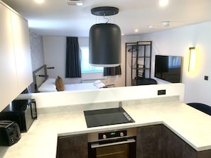 Studio Classique, vue cour intérieure | Literie de qualité supérieure, décoration personnalisée